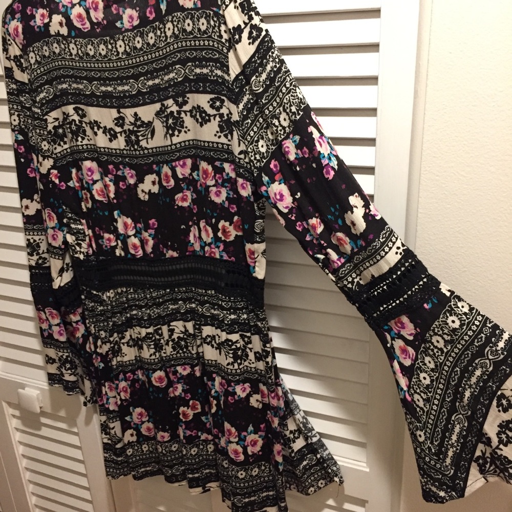 **Offers** Bell sleeve floral open cardigan